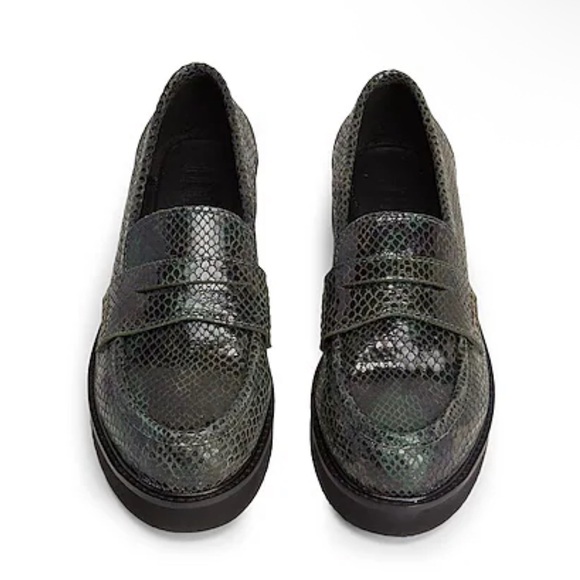 La CANADIENNE Black Textured Loafers - Picture 4 of 6